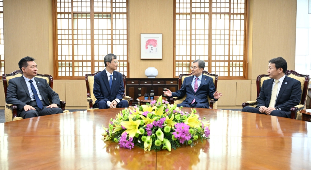 조현 장관, 한일중 3국협력사무국(TCS)제7대 사무총장단 접견